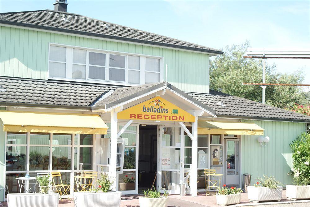 埃西讷波尔多巴拉丁斯尼希尔酒店 伊斯内斯 外观 照片